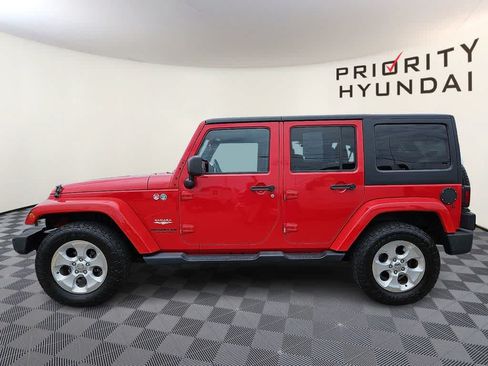 Used 2014 Jeep Wrangler Unlimited Sahara w/ Connectivity Group AWD/4WD image 7