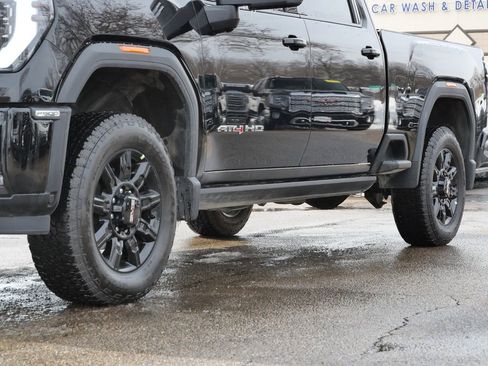 Used 2025 GMC Sierra 2500 AT4 w/ AT4 Premium Plus Package image 5