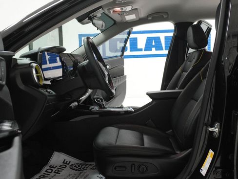 Used 2025 Chevrolet Trax ACTIV w/ Driver Confidence Package FWD image 5