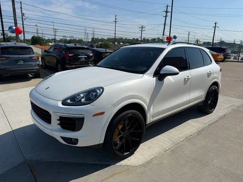 Used 2018 Porsche Cayenne Platinum Edition AWD/4WD image 5