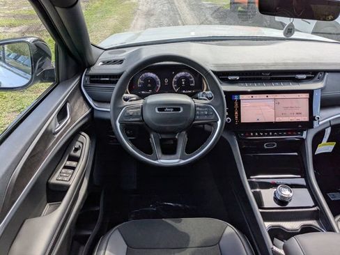 New 2026 Jeep Grand Cherokee Altitude RWD image 17