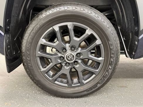Used 2024 Toyota Tundra Platinum AWD/4WD image 21