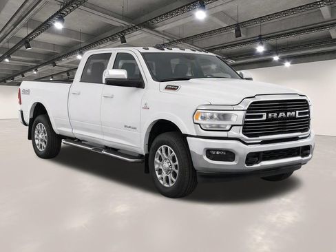 Used 2022 RAM 2500 Laramie AWD/4WD image 2