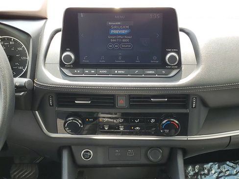 Used 2021 Nissan Rogue S FWD image 22