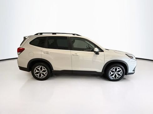 Used 2023 Subaru Forester Premium AWD/4WD image 7