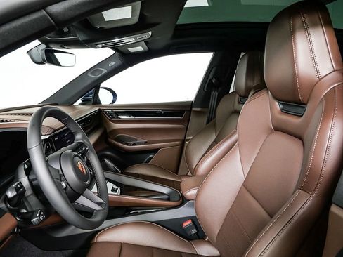 New 2026 Porsche Macan Electric image 5