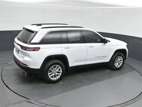 New 2025 Jeep Grand Cherokee Laredo image 29