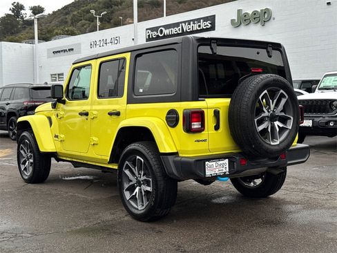 Used 2024 Jeep Wrangler Unlimited image 10