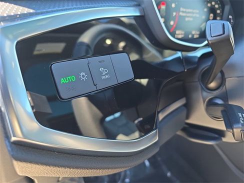 Used 2025 Audi Q3 2.0T Premium w/ Convenience Package image 29