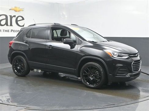 Used 2022 Chevrolet Trax LT w/ Midnight Edition image 6