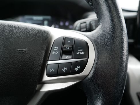 Used 2022 Ford Explorer XLT w/ Equipment Group 202A AWD/4WD image 29