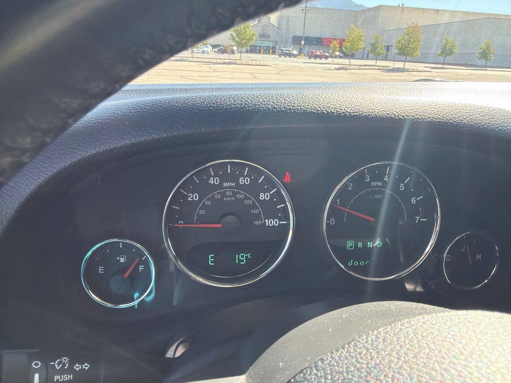 Used 2018 Jeep Wrangler Unlimited Sahara AWD/4WD image 14