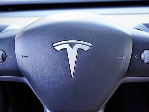 Used 2023 Tesla Model 3 Standard Range RWD image 43