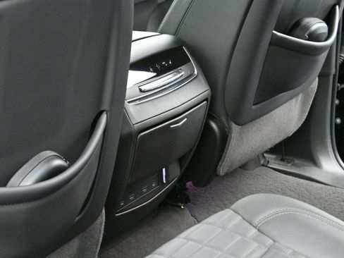Used 2025 Cadillac Escalade ESV Sport Platinum image 37