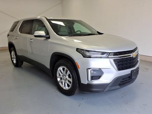 Used 2022 Chevrolet Traverse LS FWD image 1