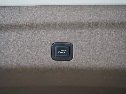 Used 2022 GMC Yukon Denali AWD/4WD image 35