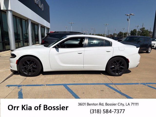 Used 2019 Dodge Charger SXT w/ Plus Group RWD image 9