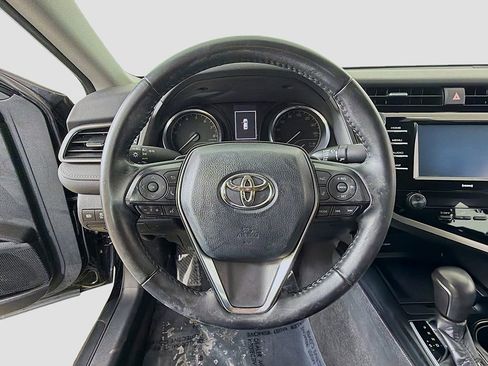 Used 2020 Toyota Camry SE image 27