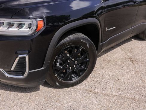 Used 2022 GMC Acadia SLE w/ Driver Convenience Package FWD image 4