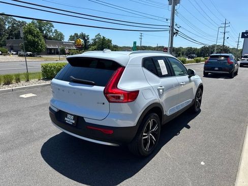 Used 2025 Volvo XC40 B5 Core AWD/4WD image 5