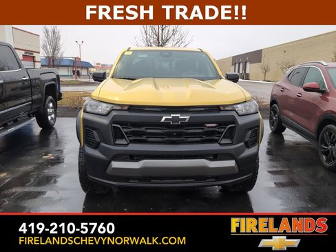 Used 2023 Chevrolet Colorado Trail Boss w/ Technology Package image 2