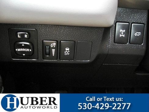 Used 2015 Toyota RAV4 Limited image 10