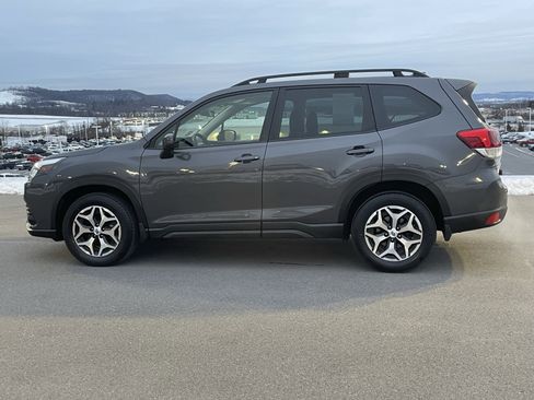 Certified 2023 Subaru Forester Premium image 7