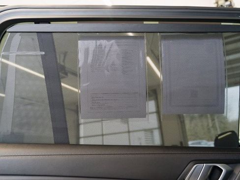 Used 2022 BMW X7 M50i w/ Cold Weather Package image 28