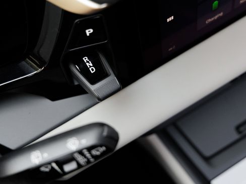 New 2024 Porsche Macan Turbo Electric image 22