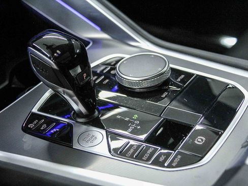 Certified 2023 BMW X6 xDrive40i w/ M Sport Package image 20