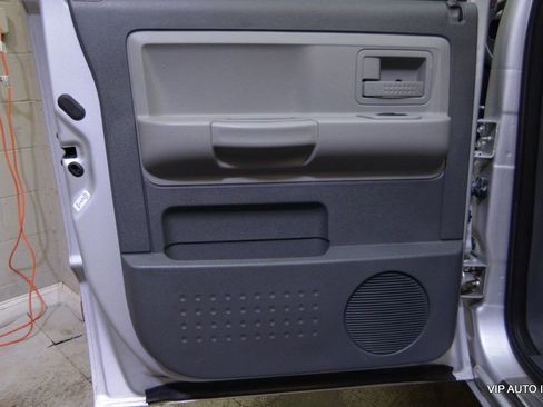 Used 2005 Dodge Dakota SLT image 9