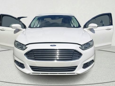 Used 2014 Ford Fusion SE w/ Equipment Group 202A FWD image 9