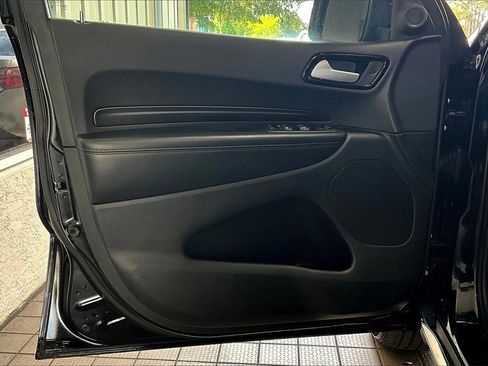 Used 2024 Dodge Durango SXT image 2