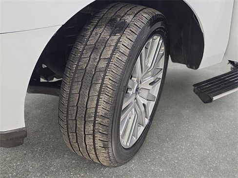 Used 2024 Ford Expedition Max Limited image 32