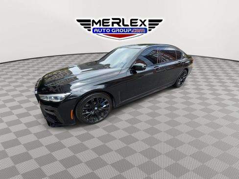 Used 2020 BMW 750i xDrive w/ Executive Package AWD/4WD image 4
