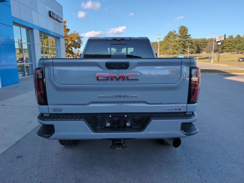 Used 2024 GMC Sierra 2500 AT4 w/ AT4 Premium Plus Package image 7