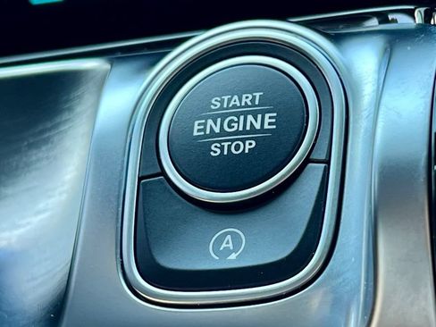 Certified 2025 Mercedes-Benz GLB 250 4MATIC image 31