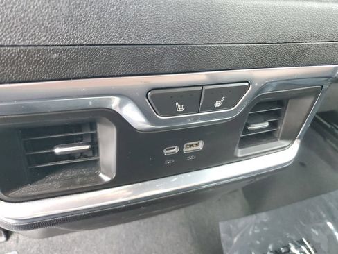 Used 2022 GMC Sierra 1500 Denali Ultimate AWD/4WD image 12