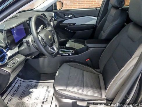 Used 2024 Chevrolet Trax LT w/ Driver Confidence Package FWD image 15