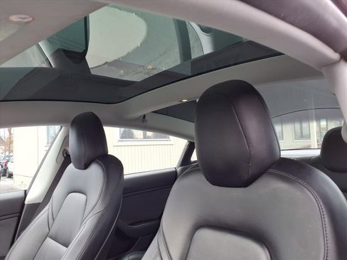 Used 2019 Tesla Model 3 Performance image 15