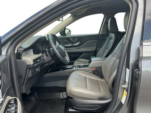 Certified 2025 Lincoln Corsair FWD image 14