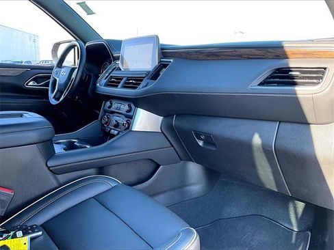 Used 2021 Chevrolet Suburban Premier w/ Premium Package image 13