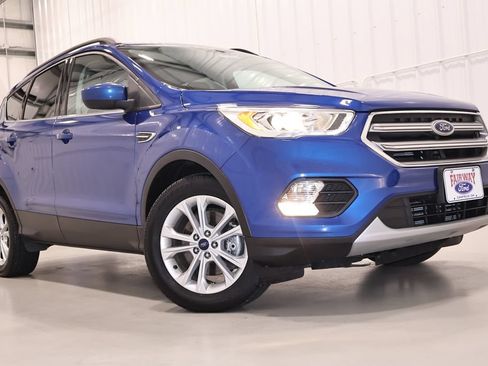 Used 2017 Ford Escape SE w/ Equipment Group 201A AWD/4WD image 32