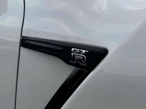 Used 2024 Nissan GT-R w/ Floor Mat Package AWD/4WD image 10