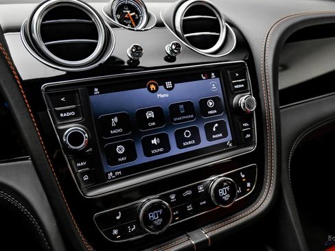 Used 2019 Bentley Bentayga image 70