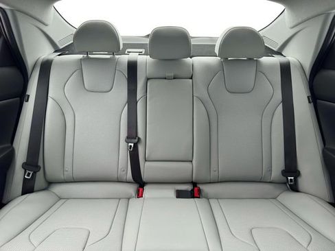 New 2026 Hyundai Elantra Limited image 16