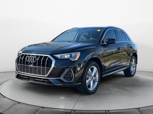 Used 2022 Audi Q3 2.0T Premium w/ Convenience Package image 3