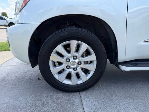 Used 2021 Toyota Sequoia Platinum AWD/4WD image 4