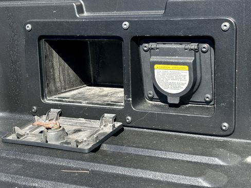 Used 2021 Toyota Tacoma TRD Off-Road image 10