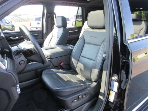 Used 2022 GMC Yukon Denali w/ Denali Premium Package AWD/4WD image 22